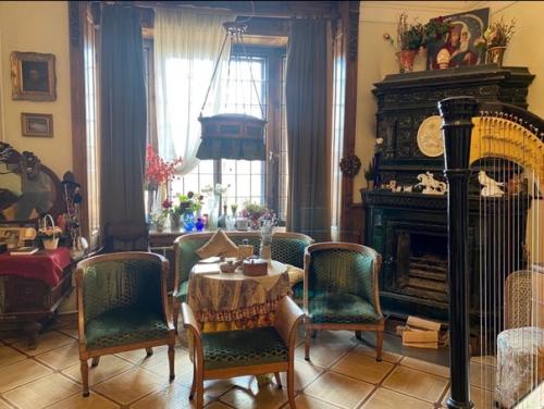 Два года назад, я посетила родовое гнездо потомков знаменитого рода Бенуа. 05 Два года назад, я посетила родовое гнездо потомков знаменитого рода Бенуа. 05