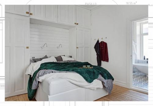 Хозяева этой просторной квартиры в Швеции отказались от белого - серого интерьера в пользу сочных красок. 06