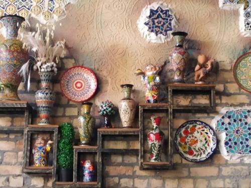 Это ресторан Самарканд (Samarkand Restaurant), расположенный в Самарканде. 08