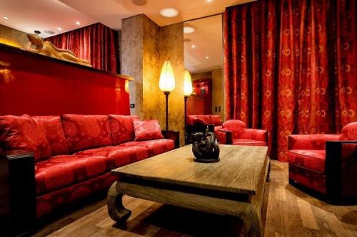 Тем, кому надоела скучная однообразная обстановка в квартире, дизайнеры рекомендуют оживить интерьер ярким фрагментом. 06 Тем, кому надоела скучная однообразная обстановка в квартире, дизайнеры рекомендуют оживить интерьер ярким фрагментом. 06