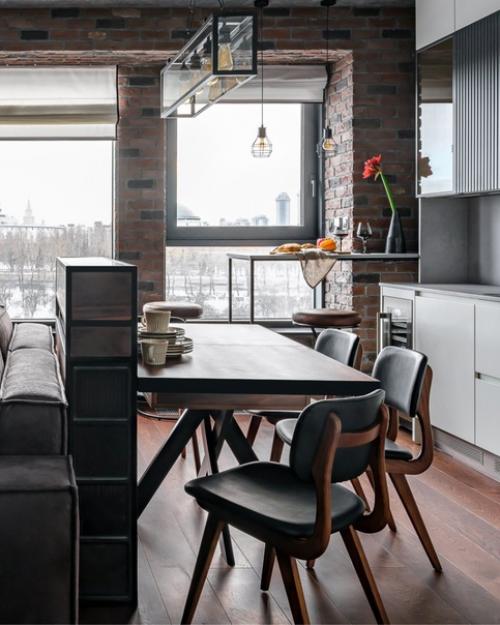 Эта просторная квартира семье с маленьким ребенком принадлежит. 01