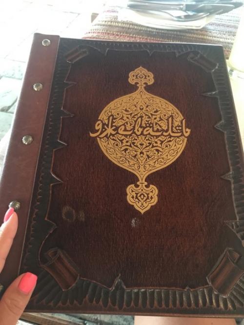 Ресторан джеваль оформлен в восточном стиле, очень атмосферный: посуда, текстиль, светильники, интерьер - всё можно рассматривать бесконечно! 05