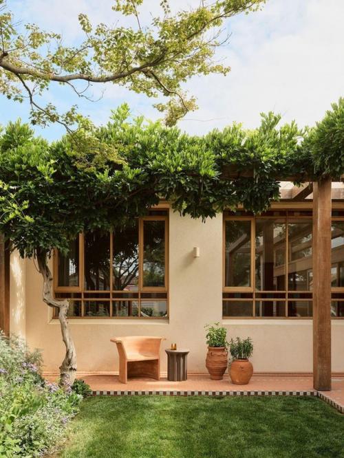 Восточный уют и скандинавская простота в одном доме. 02