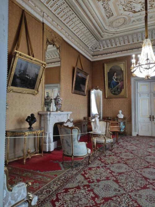 Наконец подьехали к владимирскому дворцу. 05