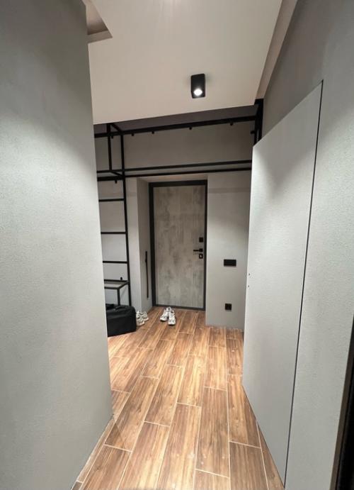 Декоративная штукатурка в интерьере квартиры в ЖК Атлантида. 01