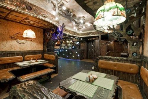 Необычный дизайн в Forrest Cafe на лиговском. 01