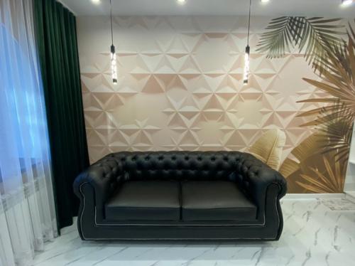 Продолжение ремонта в квартире с белым полом и сложным шкафом в прихожей. 07