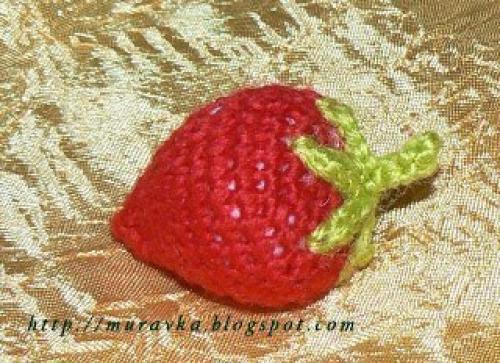 Клубничная мечта.  Мастер-класс на пальцах. 09