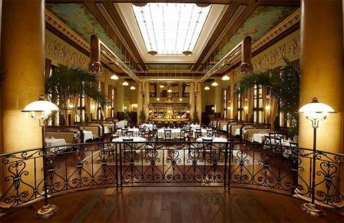 Топ - 5 самых старых ресторанов и кафе Петербурга. 04