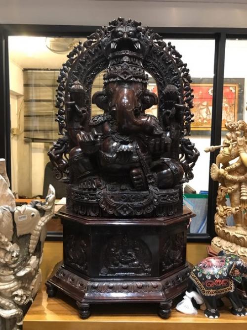 Восхищение мастерством.   Прикасаясь к дереву, чувствуешь тепло. 01