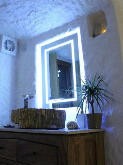 В этой пещере до 1940 года жили люди. 07