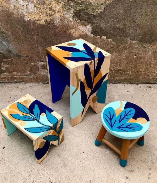 Расписная мебель - это не просто предмет интерьера, а настоящее произведение искусства, которое можно создать своими руками. 04