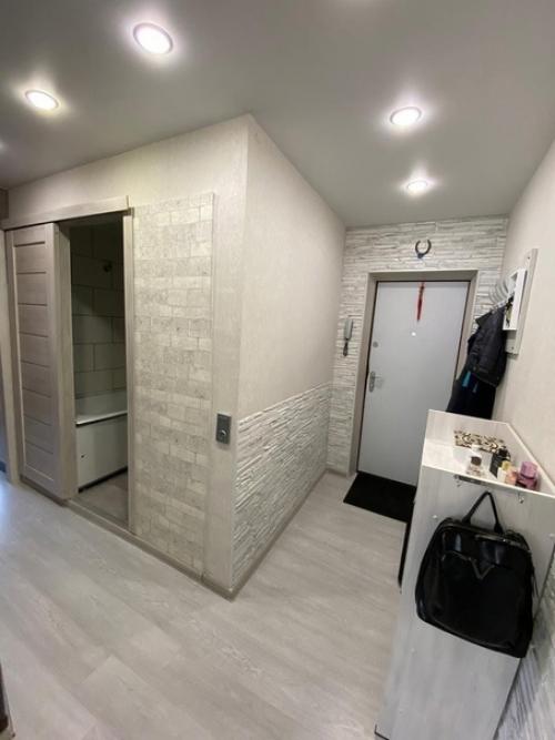 Наша скромная квартира составляет всего 35 квадратных метров. 01