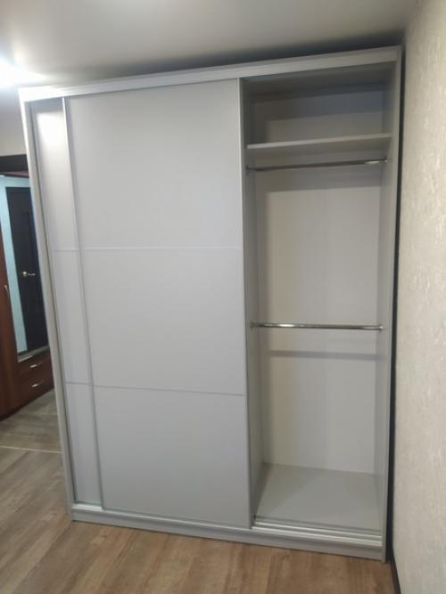 Вместительный корпусный шкаф отлично подойдёт в спальню, гостиную, прихожую. 03