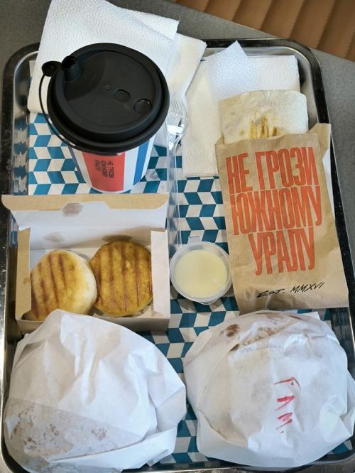 В сердце города Миасс, в сети брайтсайд (заведение быстрого питания), я открыла для себя шаверму, которая покорила мой вкус! 06