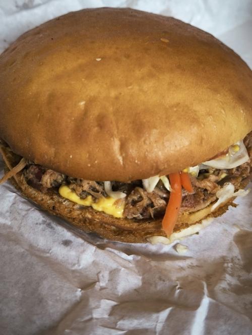 В сердце города Миасс, в сети брайтсайд (заведение быстрого питания), я открыла для себя шаверму, которая покорила мой вкус! 03