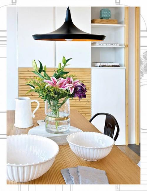 Перепланировка и ремонт в этой веселой испанской квартире с летними интерьерами площадью 70 м позволили полностью раскрыть потенциал этого жилья. 03