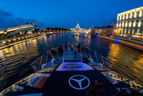 Современная роскошь и эксклюзивная мобильность Mercedes - Benz - теперь и на воде! 05