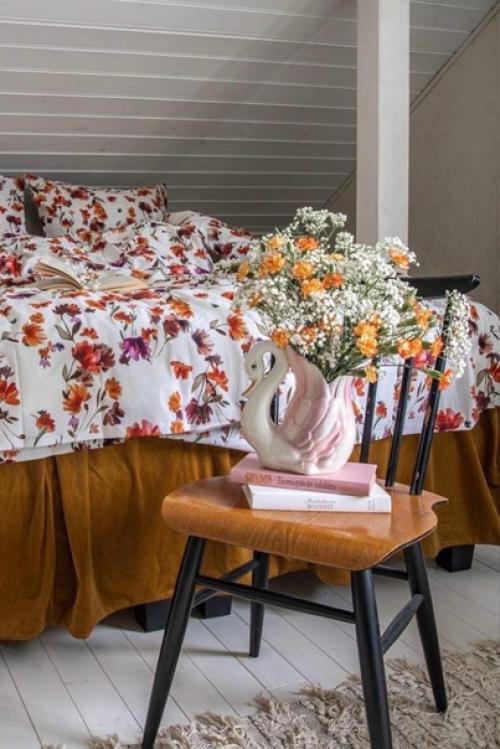 Цветочные узоры на постельном белье не обязательно должны быть старомодными или неряшливыми. 02