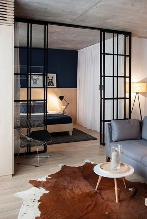 Стеклянные перегородки - отличный способ разбить ваше пространство и даже добавить характер в ваш дом. 04