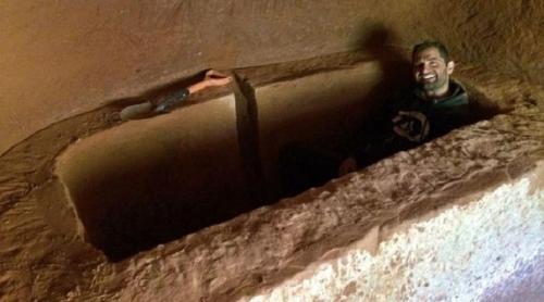 В этой пещере до 1940 года жили люди. 05