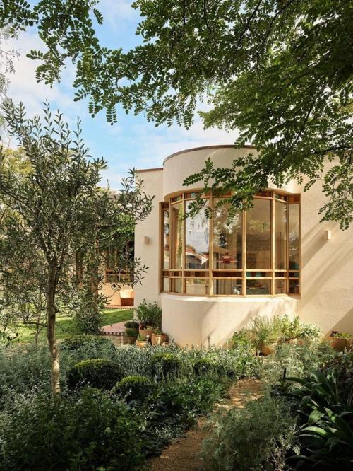 Восточный уют и скандинавская простота в одном доме. 03