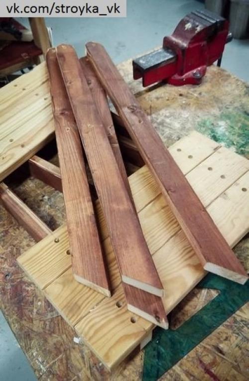 Складной стол.  Стол, который мы предлагаем сделать в данном мастер-классе, не претендует на оригинальность, но вот оспорить его удобство сложно. 03