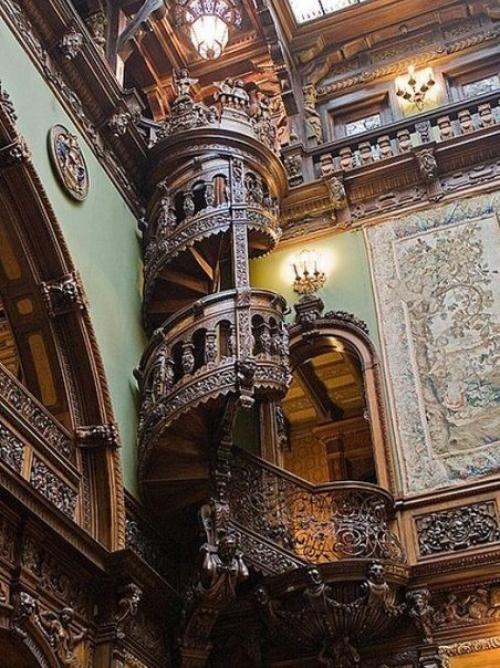 Замок пелеш. Замок пелеш (Castelul Pele) расположен в живописном месте карпат, неподалеку от города синая в Румынии. 02