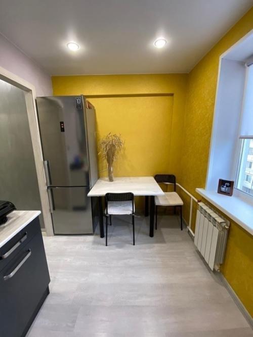 Наша скромная квартира составляет всего 35 квадратных метров. 08