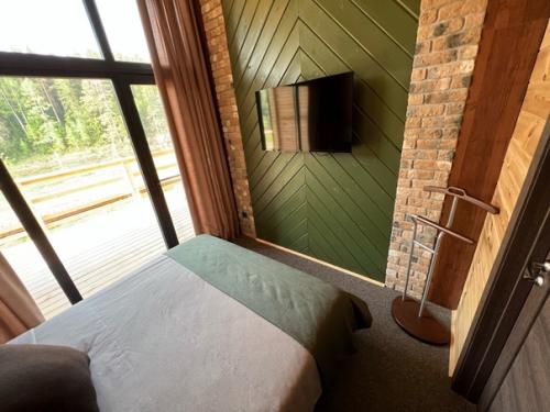 Яблоневый сад - идеальное пристанище, для тех, кто хочет сменить обстановку или сбежать от шума мегаполиса. 06