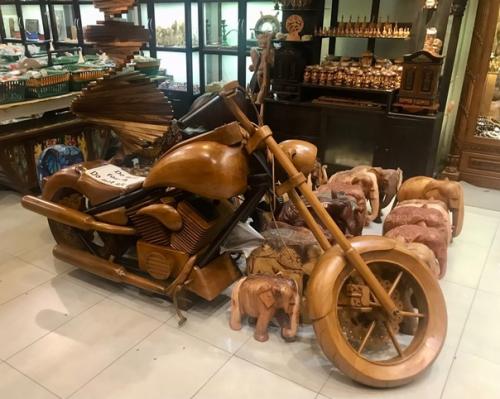 Восхищение мастерством.   Прикасаясь к дереву, чувствуешь тепло. 05