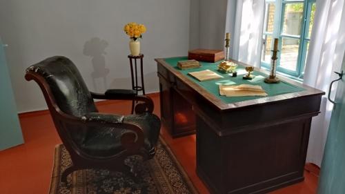 В Пятигорске мы посетили музей - заповедник Домик Лермонтова, вспомнили свои прежние впечатления от этого уникального места. 03