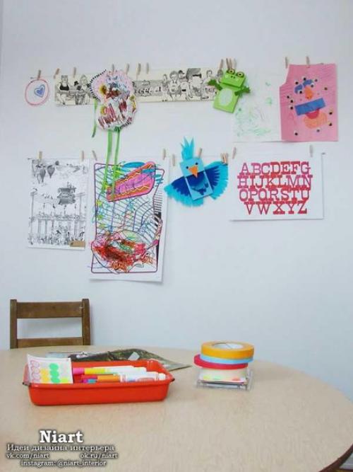 Детские рисунки в квартире или доме. 04