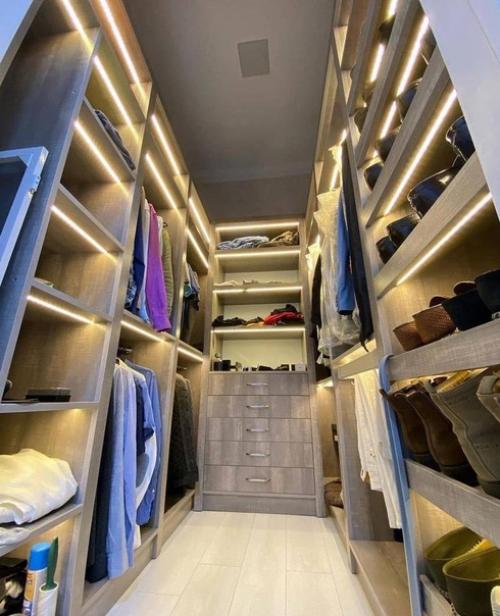 Просторная квартира. С интересной планировкой. 01