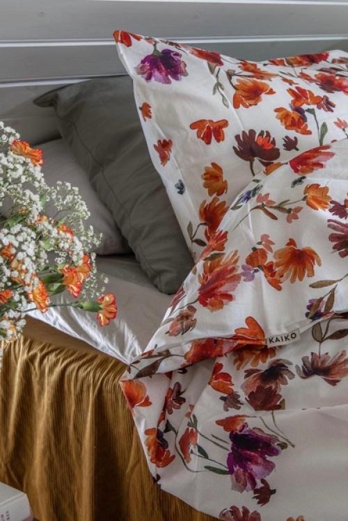 Цветочные узоры на постельном белье не обязательно должны быть старомодными или неряшливыми. 04