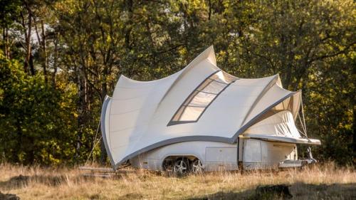 Вдохновленный Luxury Mobile Home. 02