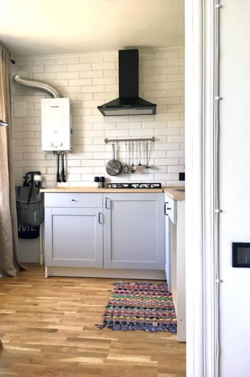 Ремонт нашего подписчика Станислава Белькова в однокомнатной квартире 30 м 2 делался своими силами и вдохновлен скандинавскими интерьерами. 06