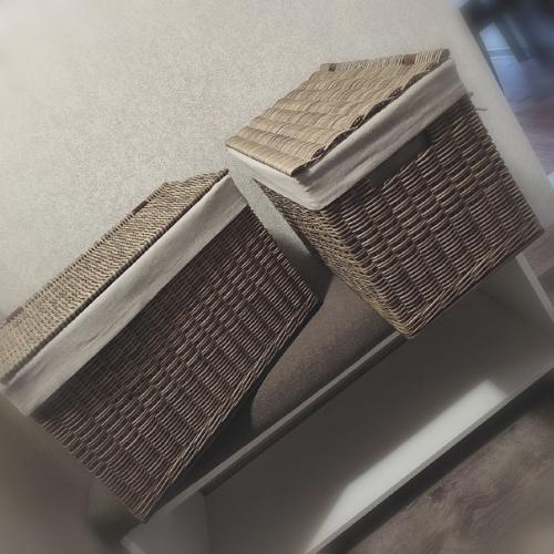 Две корзины для белья. 01