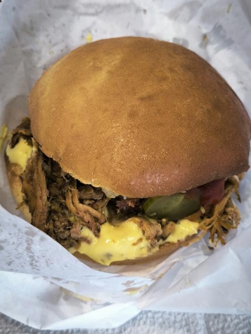 В сердце города Миасс, в сети брайтсайд (заведение быстрого питания), я открыла для себя шаверму, которая покорила мой вкус! 07