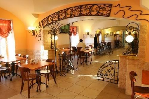 Топ - 5 самых старых ресторанов и кафе Петербурга. 03