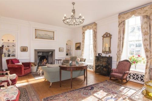 Настоящий кино - дом из сериала Гордость и Предубеждение. 03