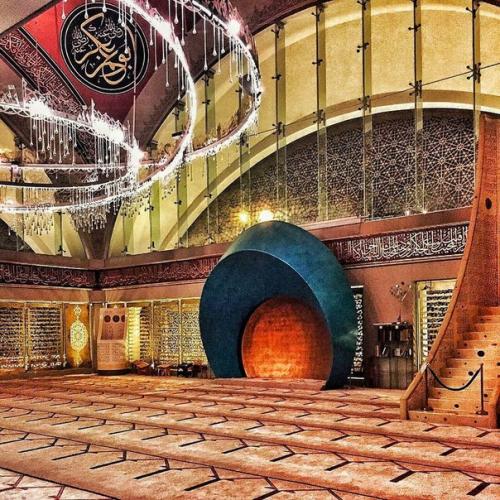 Мечеть шакирин?  Akirin Camii, расположенная в районе ускюдар азиатской части Стамбула - одна из самых современных мечетей Турции. 03