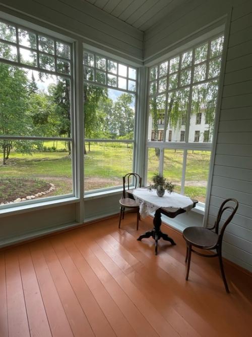 Я нашла идеальное место для нашего дома … жаль только, что там уже стоит усадьба художника Александра Алексеевича Борисова. 01