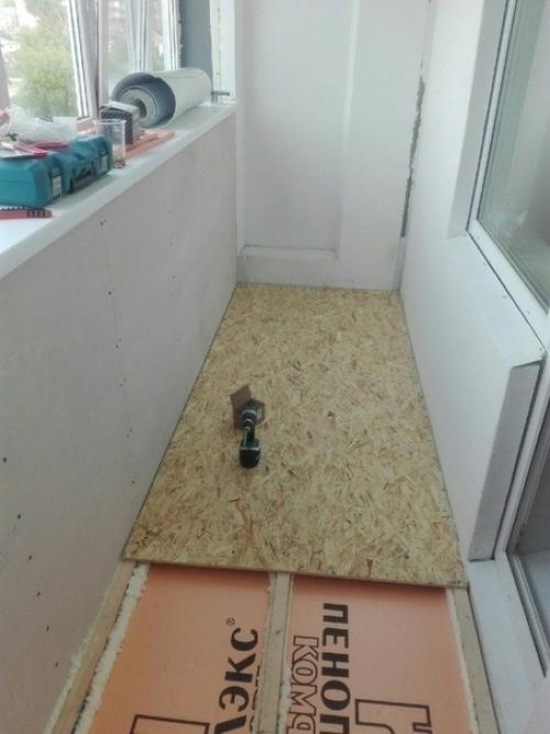 Какой хорошенький ремонт на балконе получился. 01