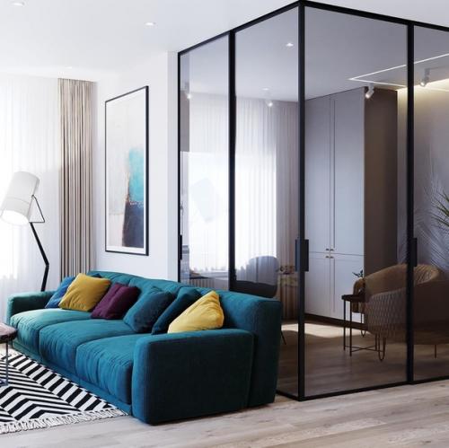 Интерьер квартиры.  Дизайнеры пространство с помощью стеклянных перегородок расширили. 03