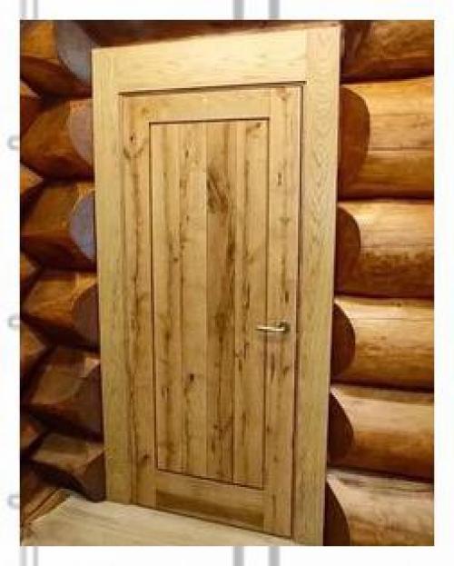 Актуальный тренд в интерьере загородных домов: двери, у которых лицевая часть дверного полотна изготовлена из спила - слэба массива дуба. 02