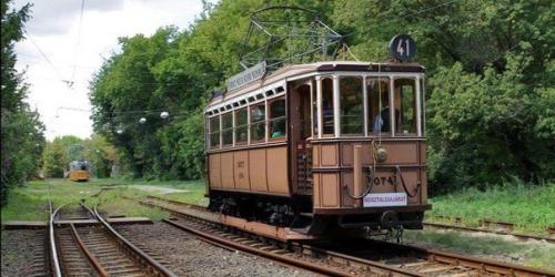 Трамвайный антиквариат.  Летом, по выходным дням, по улицам Будапешта ездят старинные трамваи. 05