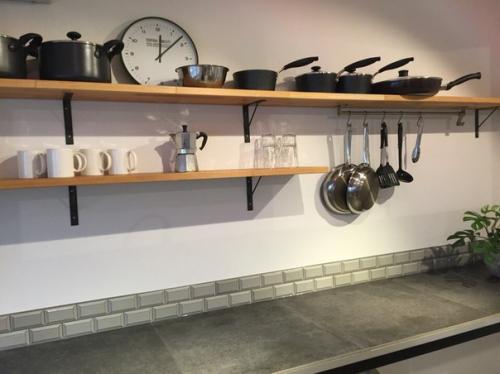 Ну что, как думаете, кем работают эти ребята? 02