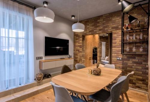 Лофт - интерьер кухни - гостиной нестандартной формы. 09