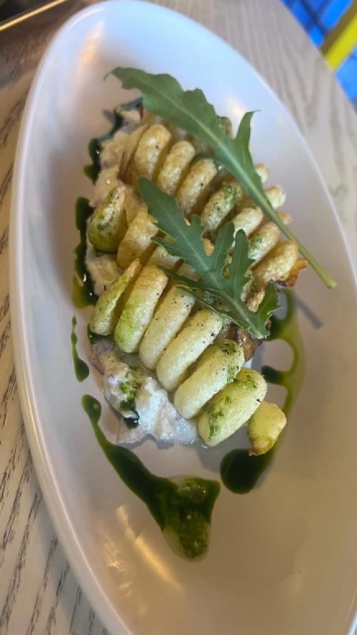 С племянницей решили перекусить и выбрали лаундж - бар Horizon (тополинка. 01